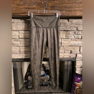 Leather look leggings-